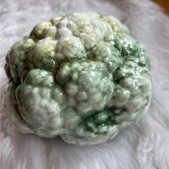 A Due Tosin ceramic broccoli figurine approx 6” tag still on - Picture 4 of 9